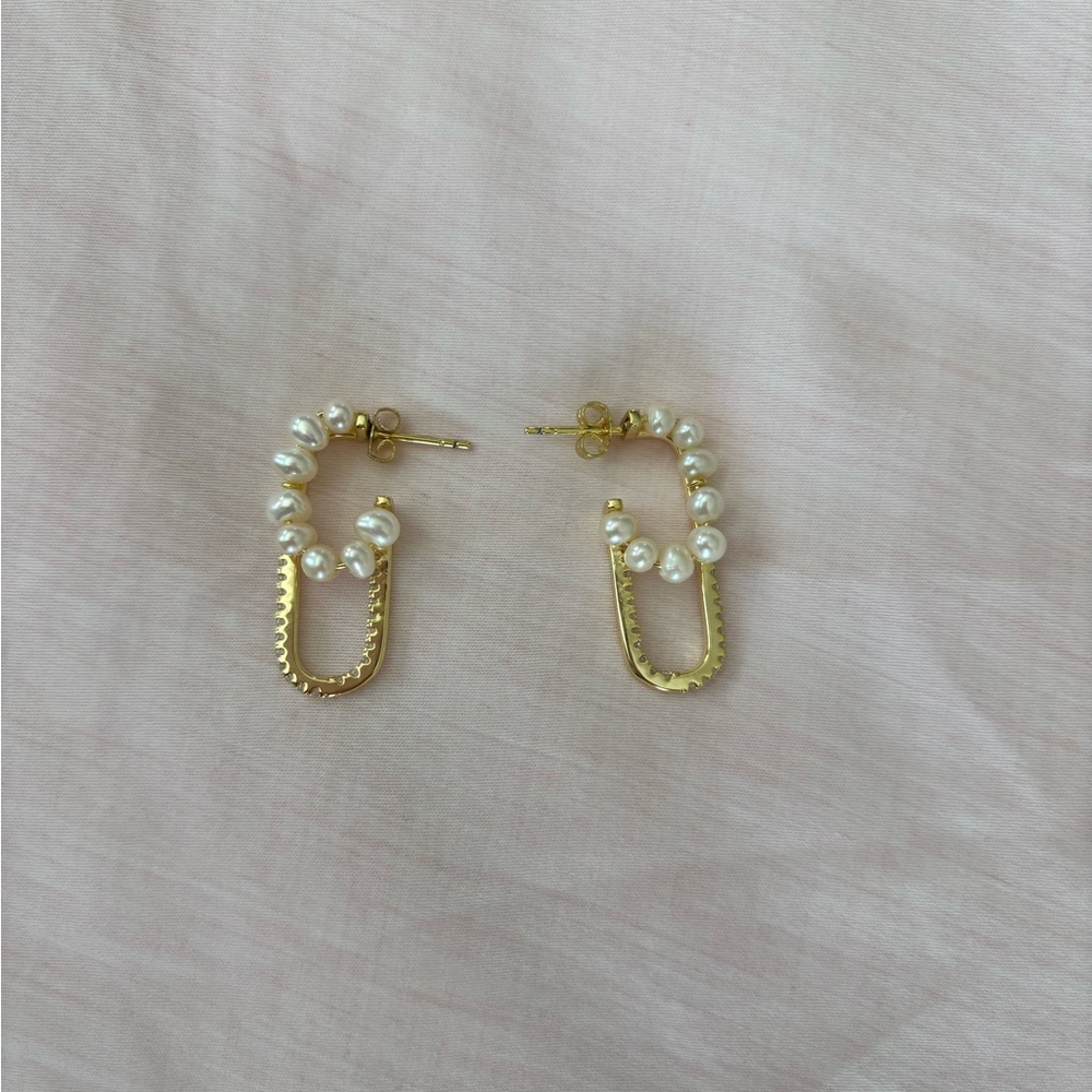 Elegant Gold, Diamond, & Pearl Hoop Earrings